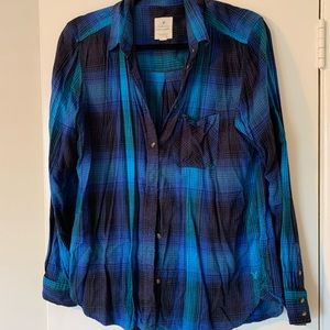 Bright blue light weight flannel long sleeve plaid